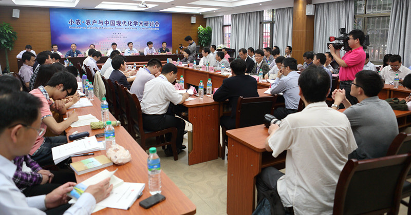 会议合影修正_副本.jpg