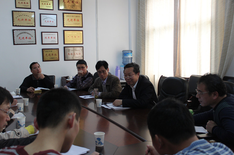 省政府发展研究中心王志国到中心讲座201403018 2_副本.jpg